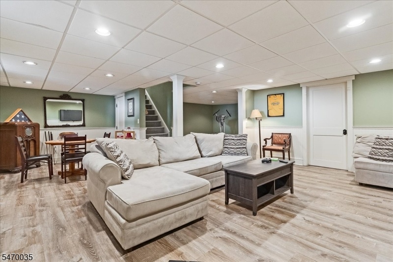 Expansive Lower Level