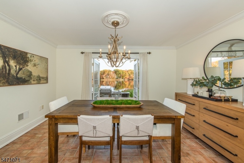 Breakfast Room
