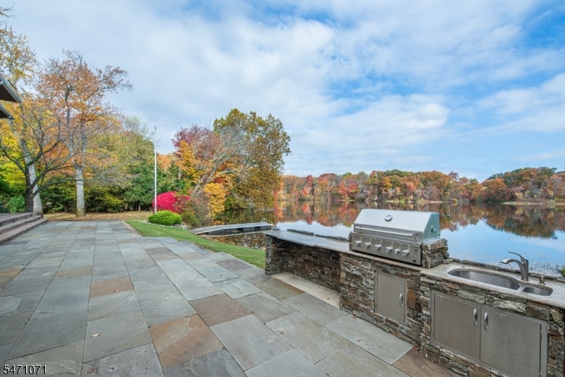Bluestone Patio with Kitchen