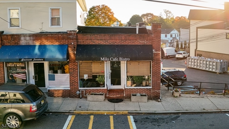 Milo Cafe & Restaurant