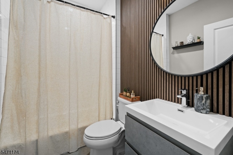 1st floor bathroom