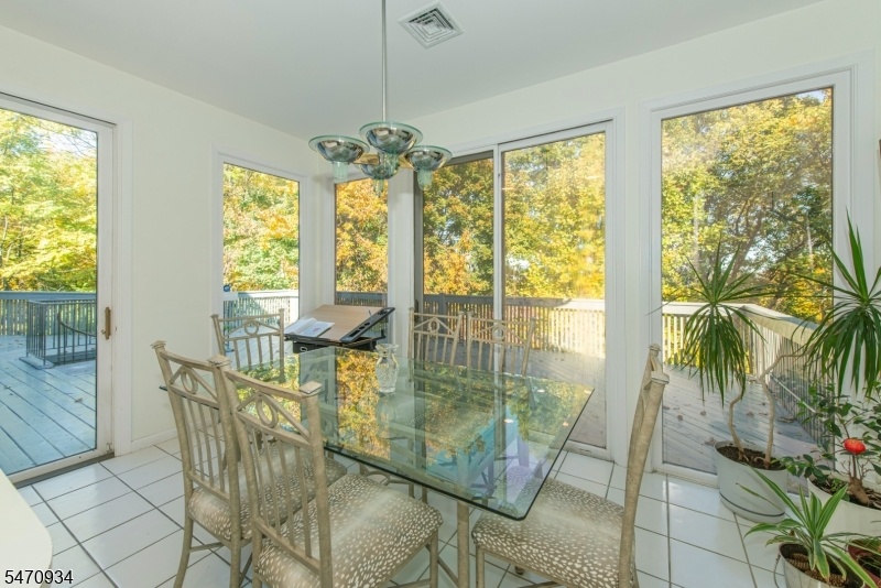 Breakfast Room