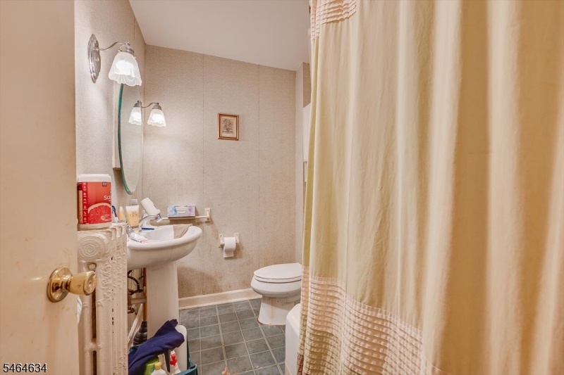 2nd Floor Bath
