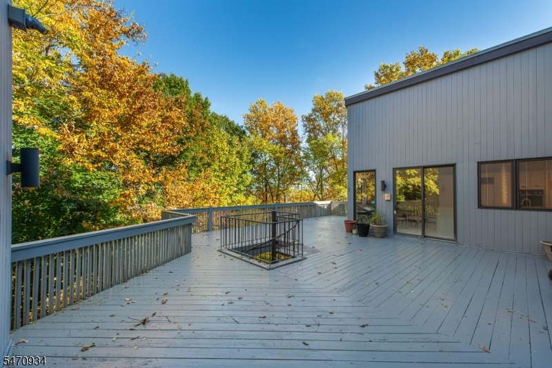 Spacious Deck