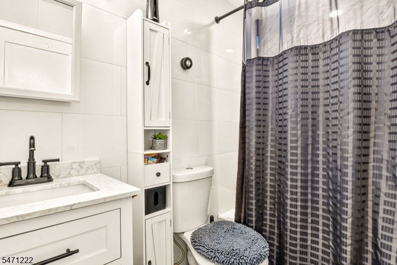 Unit 1 Bathroom