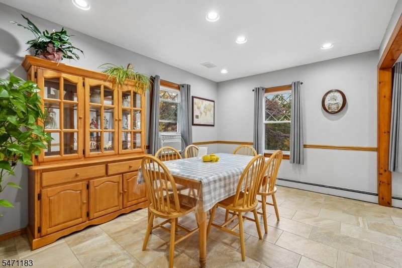 Breakfast Room