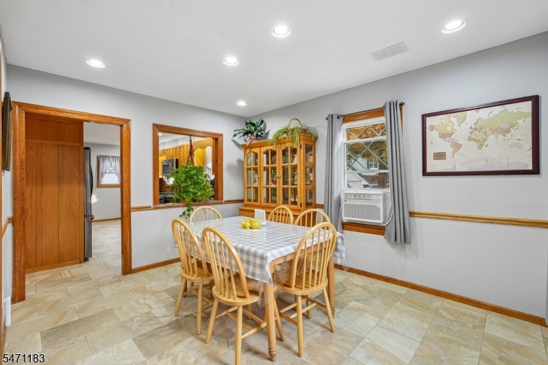 Breakfast Room