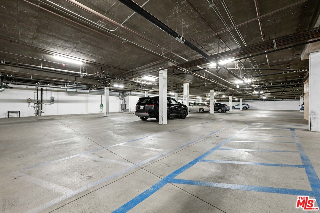 Secured garage with ample gues