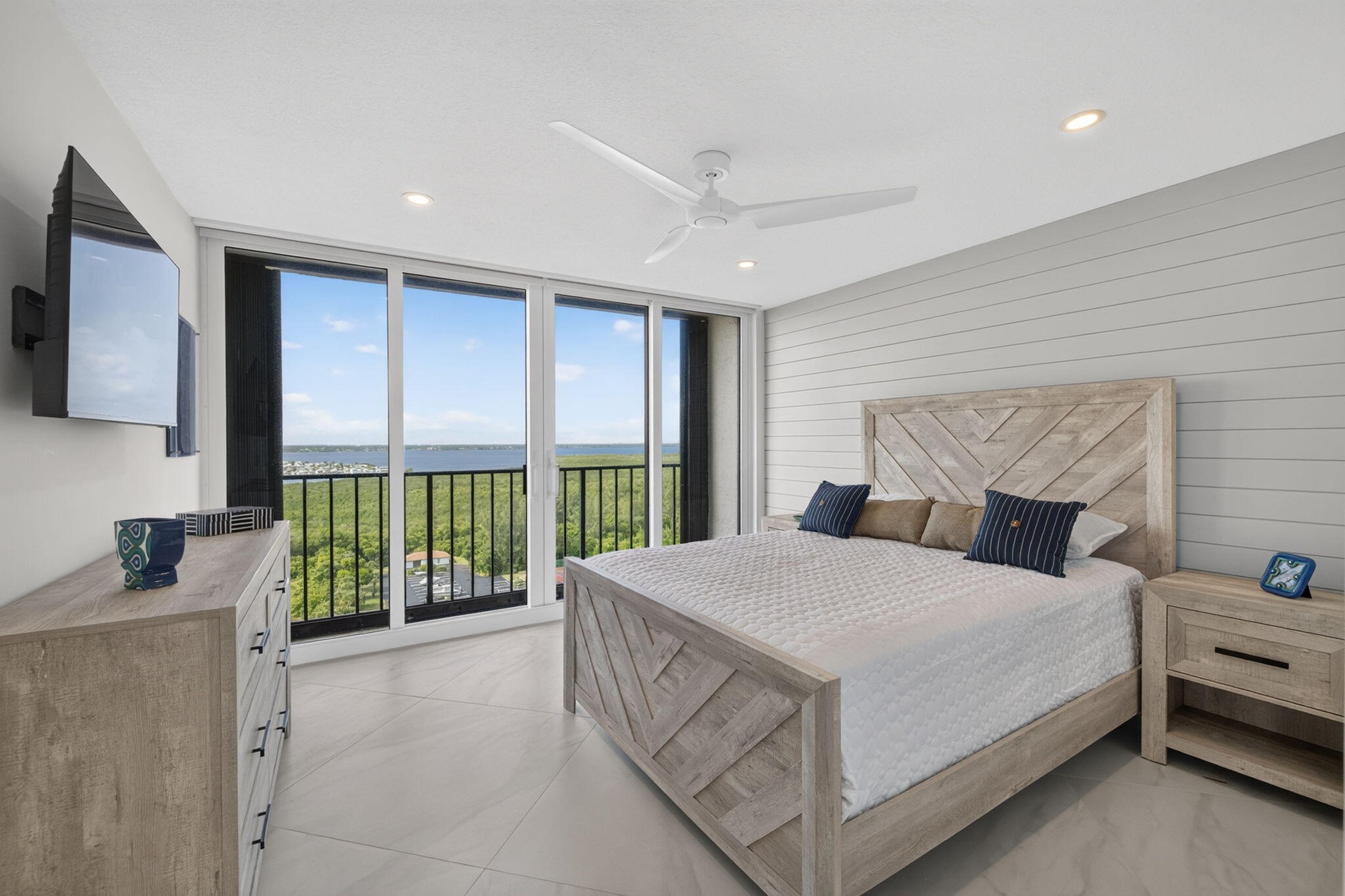 Guest bedroom