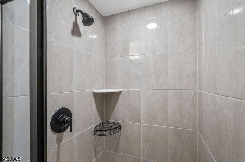 En-Suite Shower