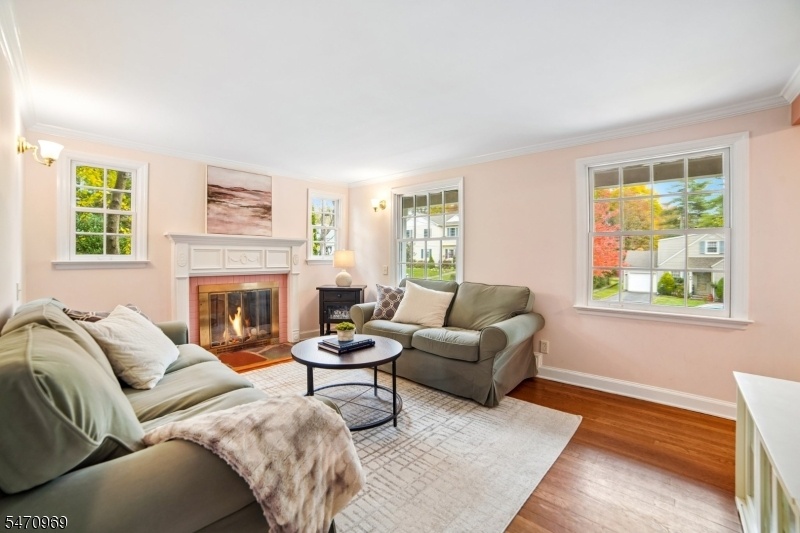 Living room - alt view