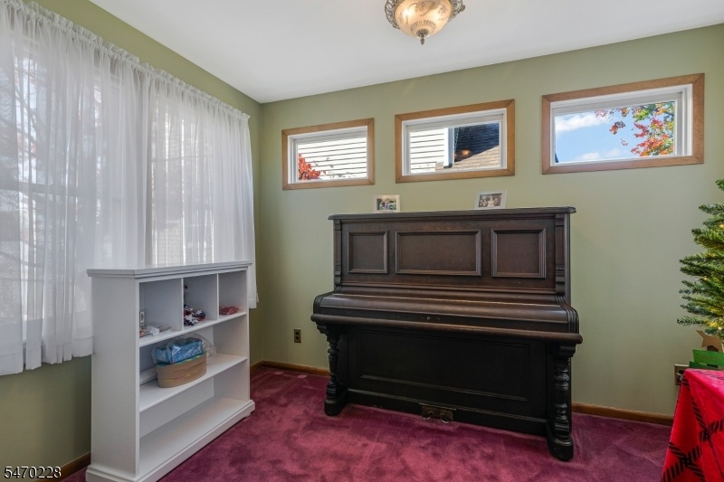 sun room/den