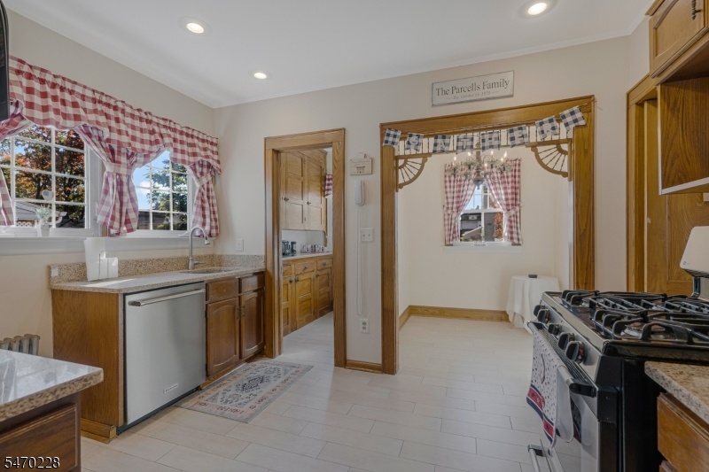 kitchen with breakfast nook