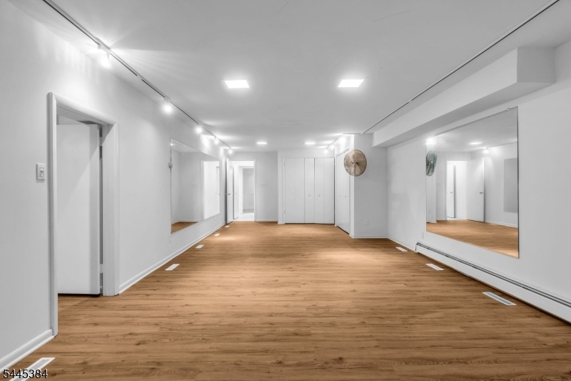 LIVING ROOM / FAMILY ROOM