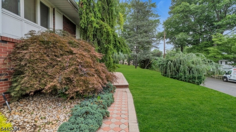 FRONT WALK WAY