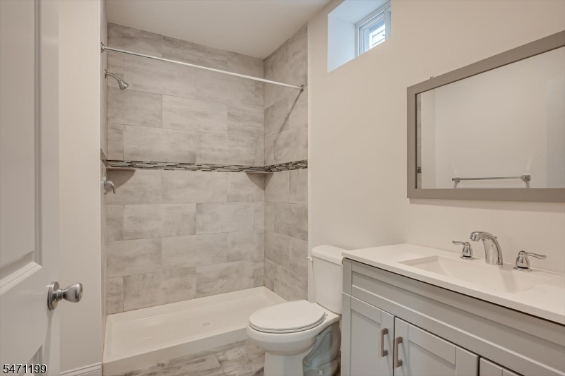 Finished bsmt/ full bath
