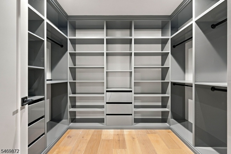 Walk In Closet