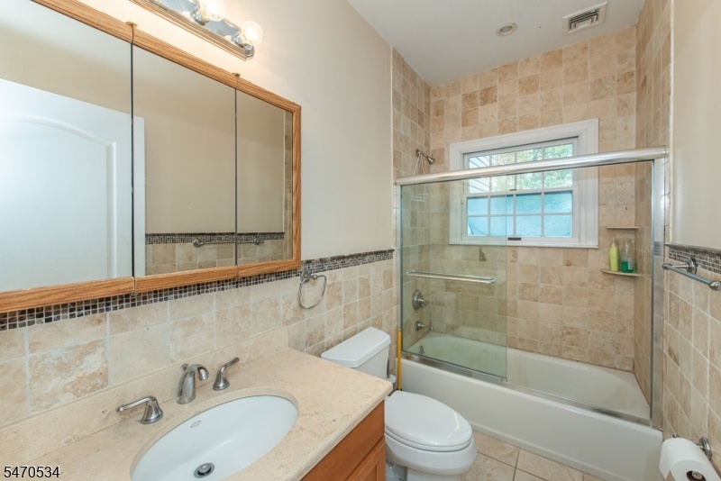 Bathroom2