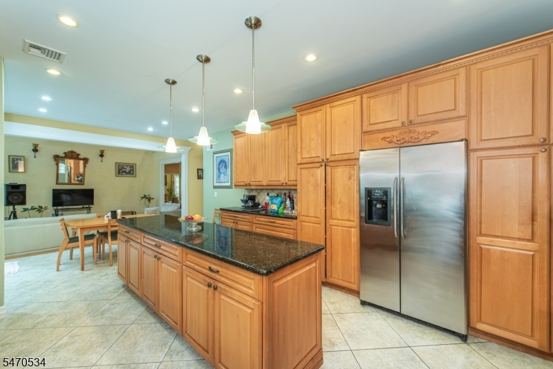 eat in kitchen