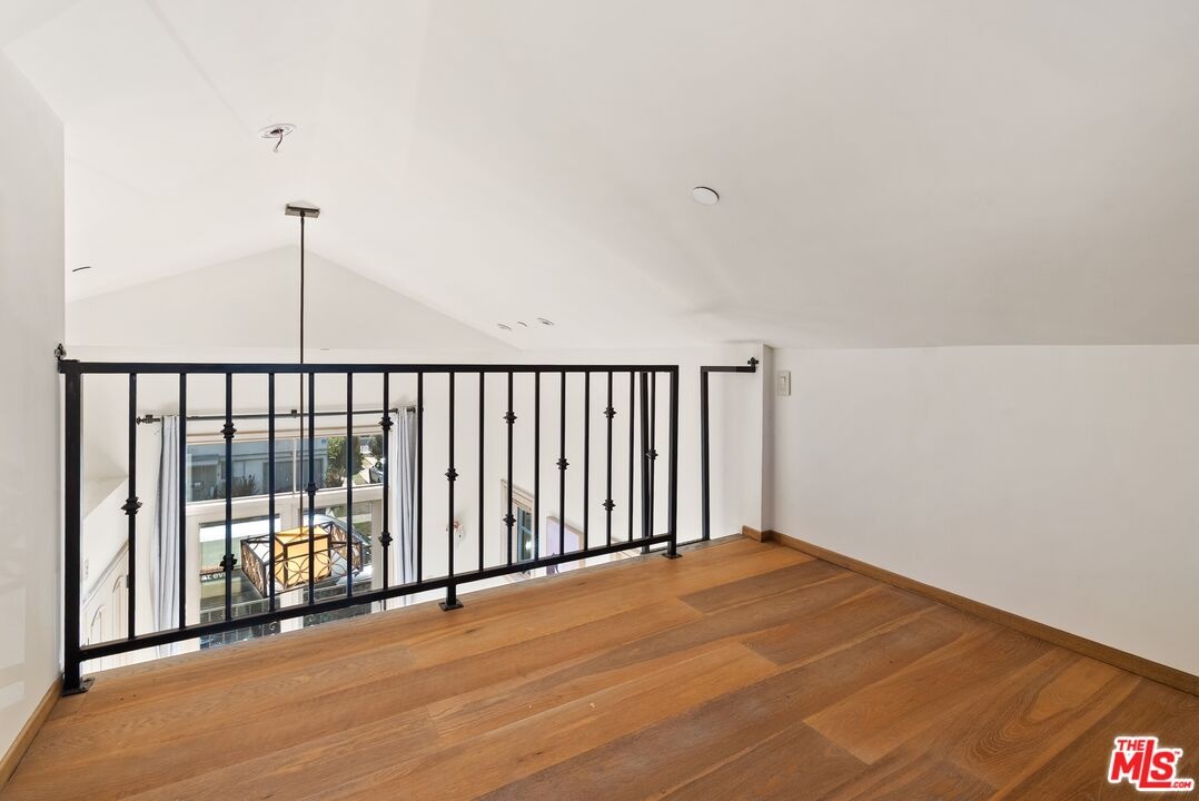Loft in Guest bedroom