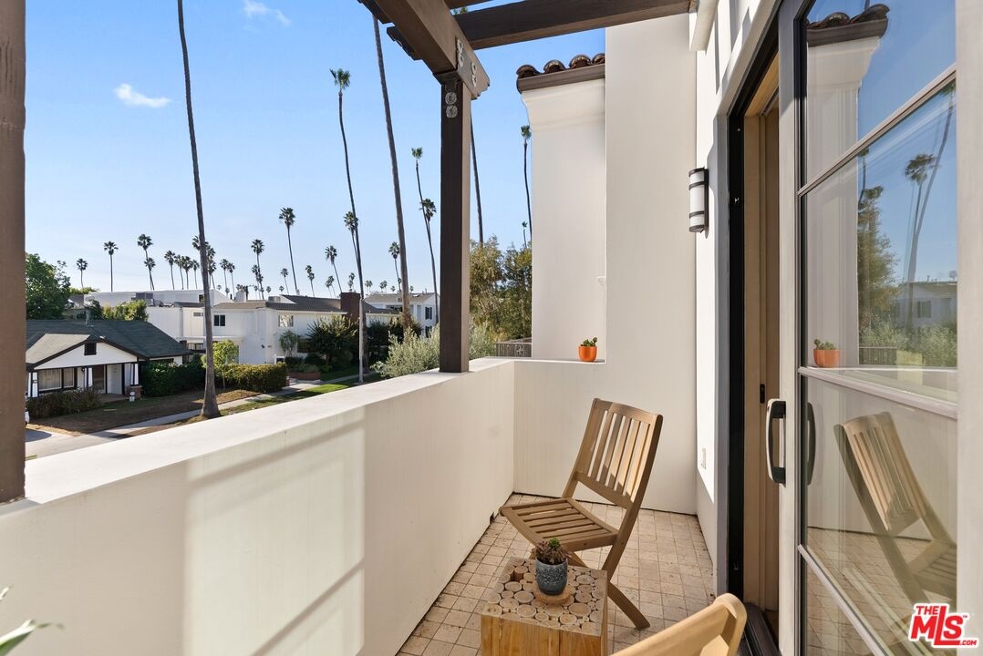 Balcony facing the NW