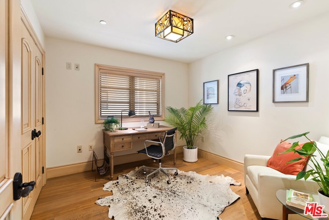 Guest bedroom/office