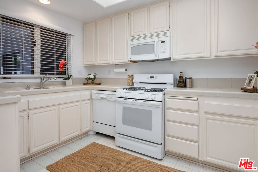 Kitchen with generous storage