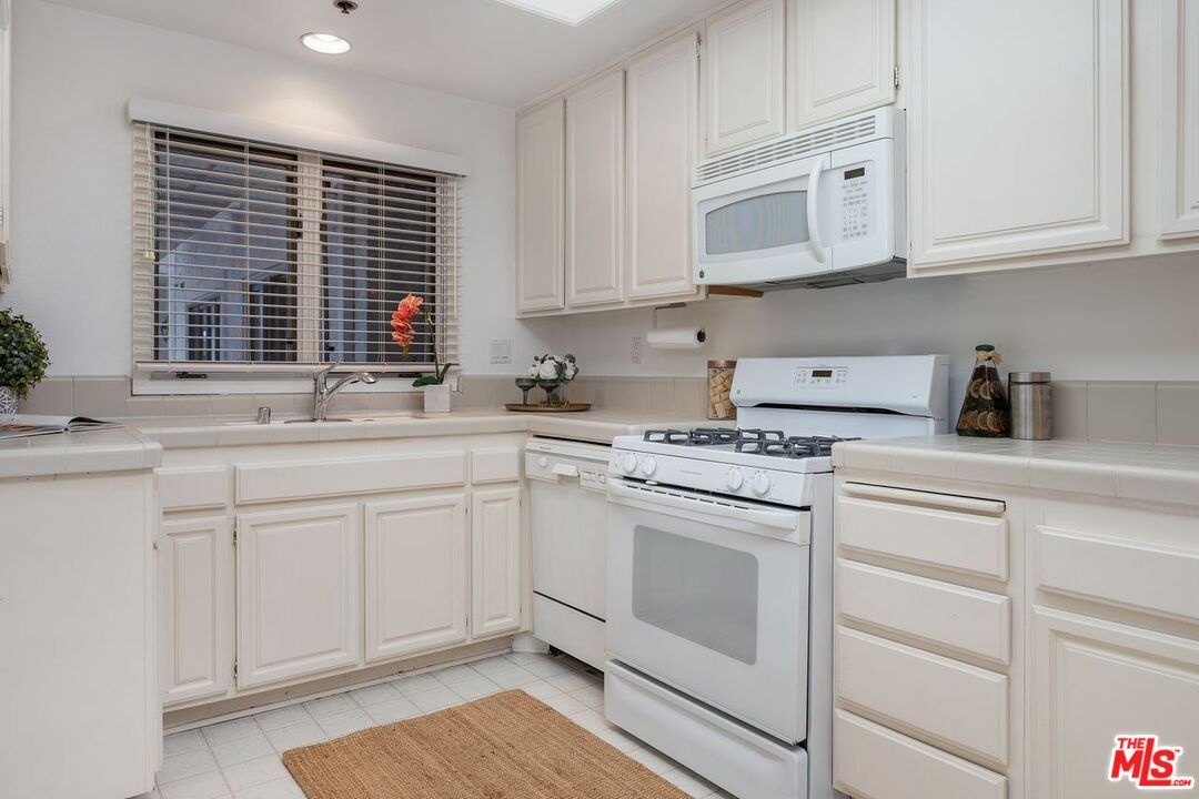 Kitchen with generous storage