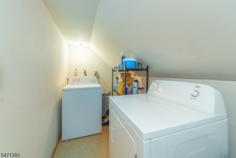 2ND FLOOR LAUNDRY