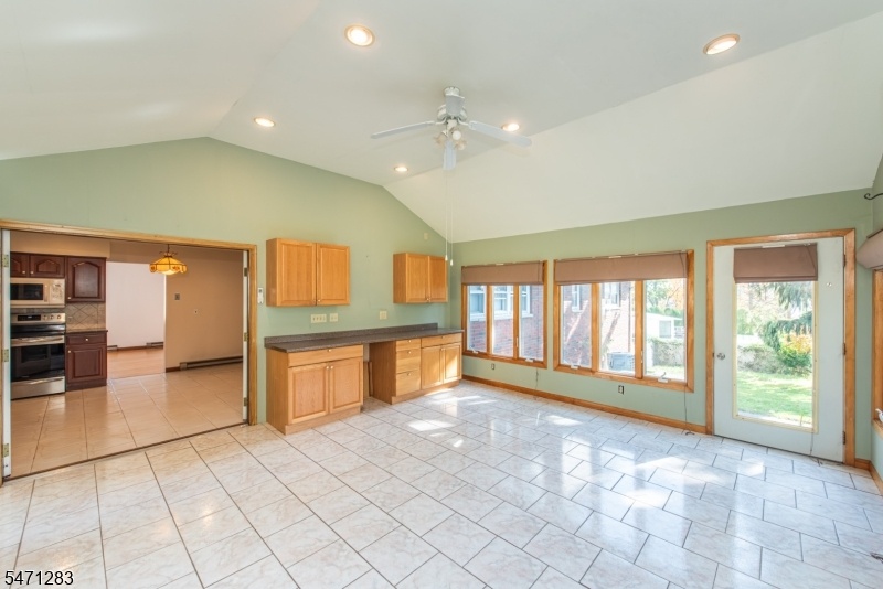 1ST FLOOR SUNROOM