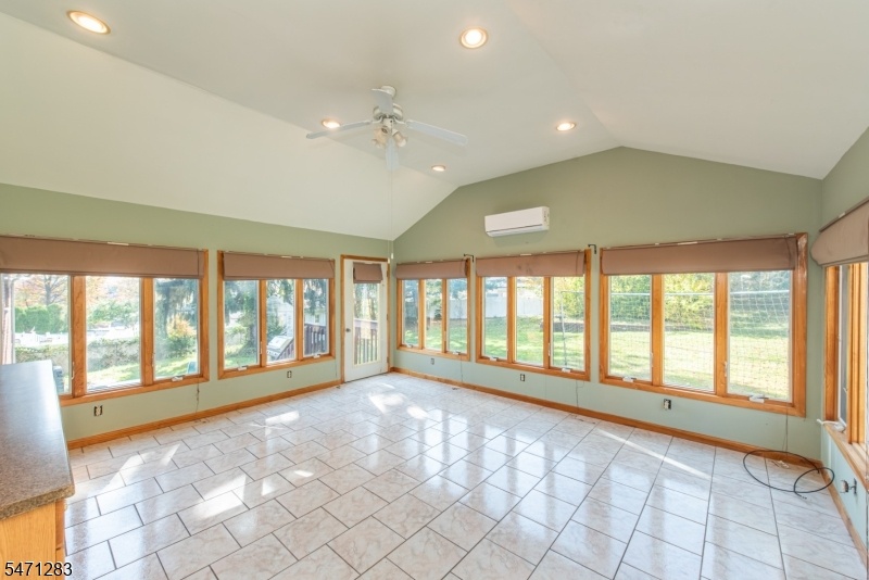 1ST FLOOR SUNROOM