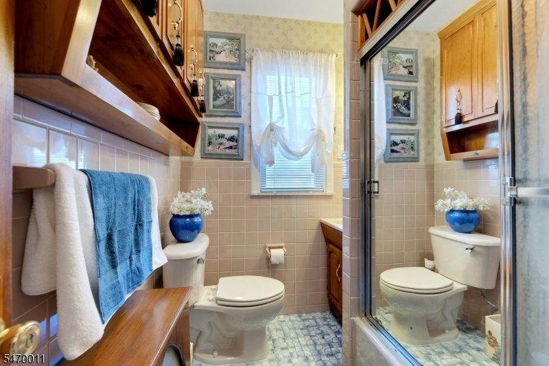 Unit 2 - Bathroom
