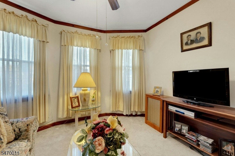 Unit 2 â?? Living Room