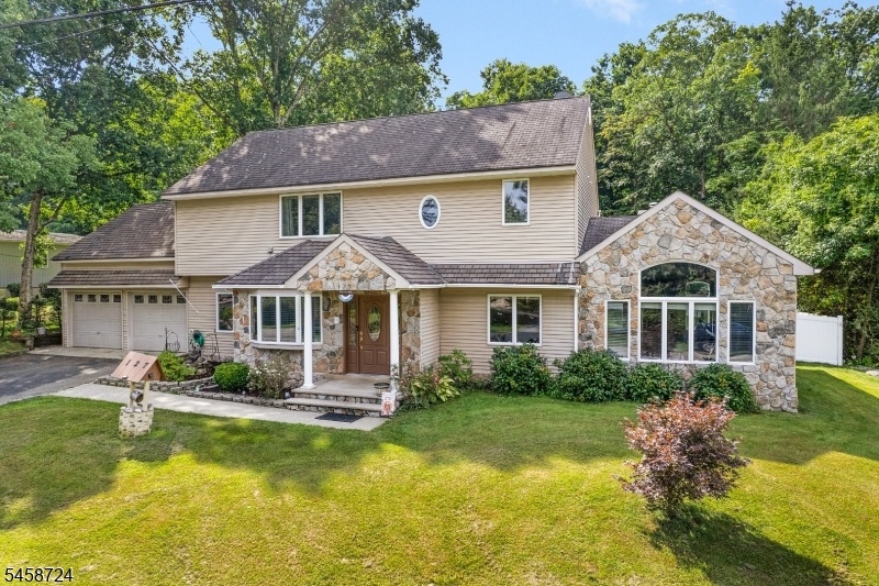 Custom Colonial - 2 Car Garage