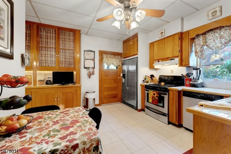 Unit 1 Kitchen & Dining Area