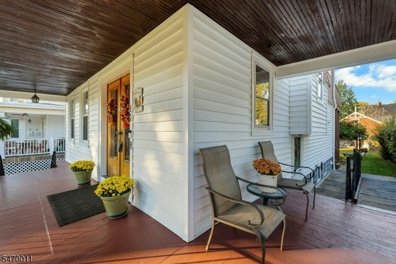 Charming Lemonade Porch