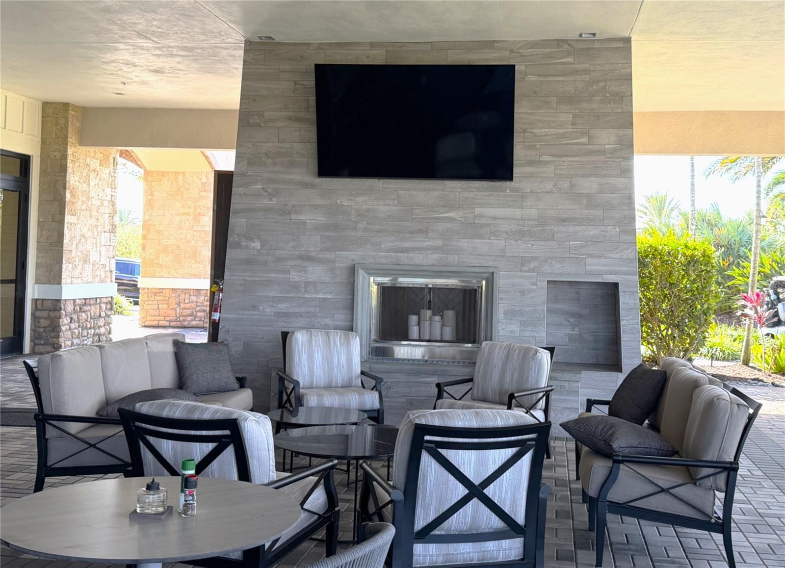 Outdoor lanai at Club House