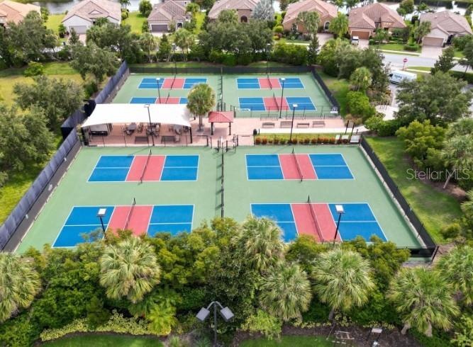 8 pickleball courts