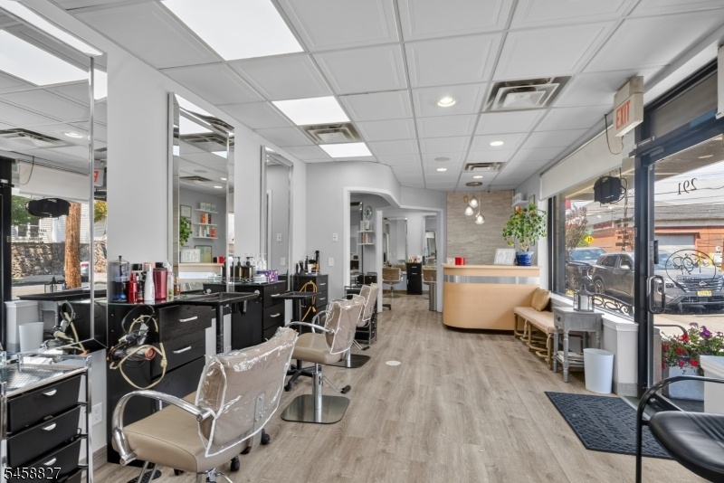 Salon