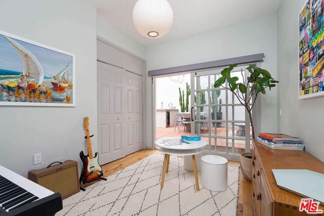 Bedroom 2, versitile space