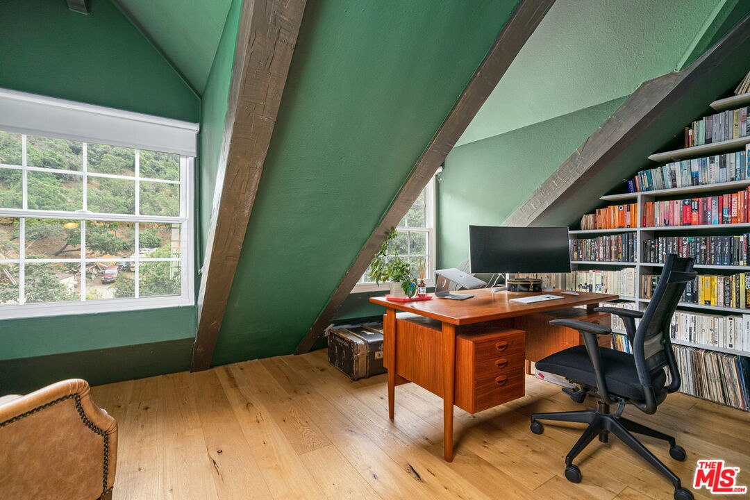 Creative office/workspace
