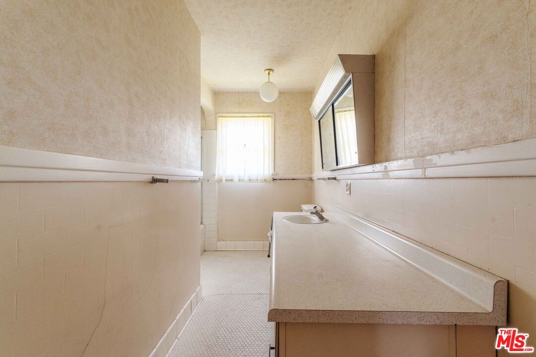 Upstairs Bathroom