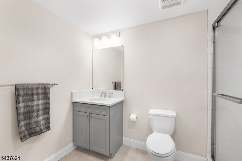 lower level full bath