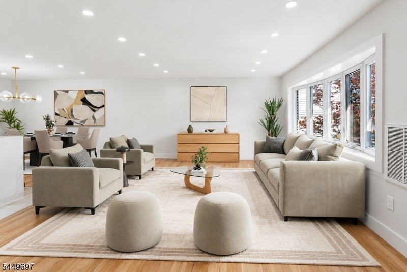 Living Room - (VS)