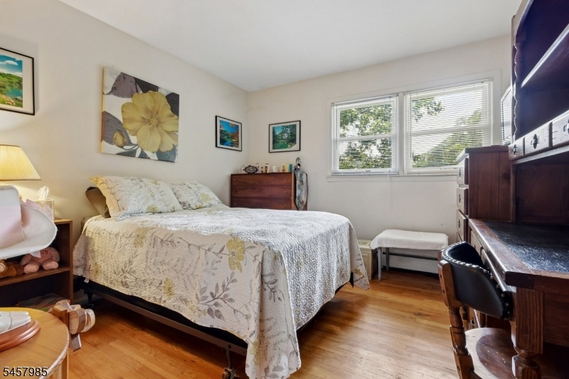 bedroom2