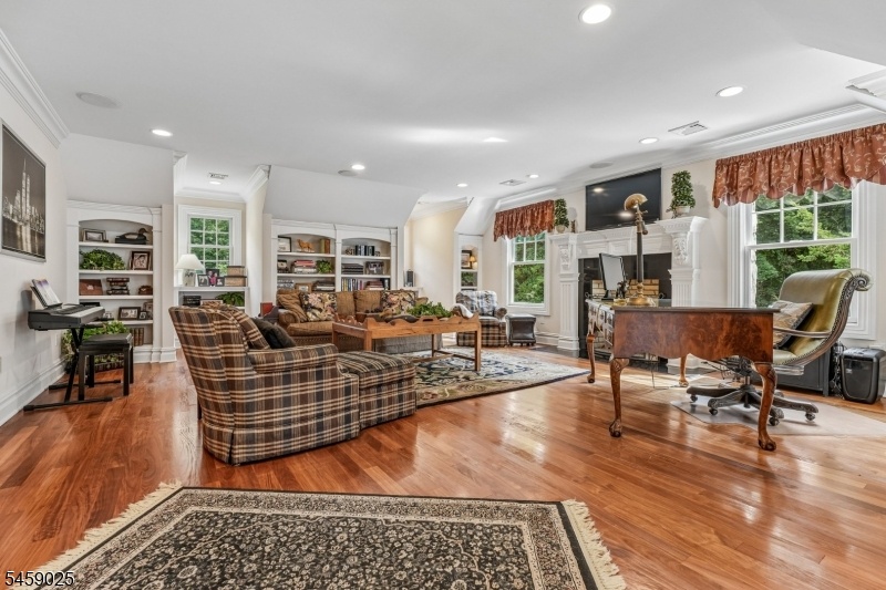 Second Floor Den