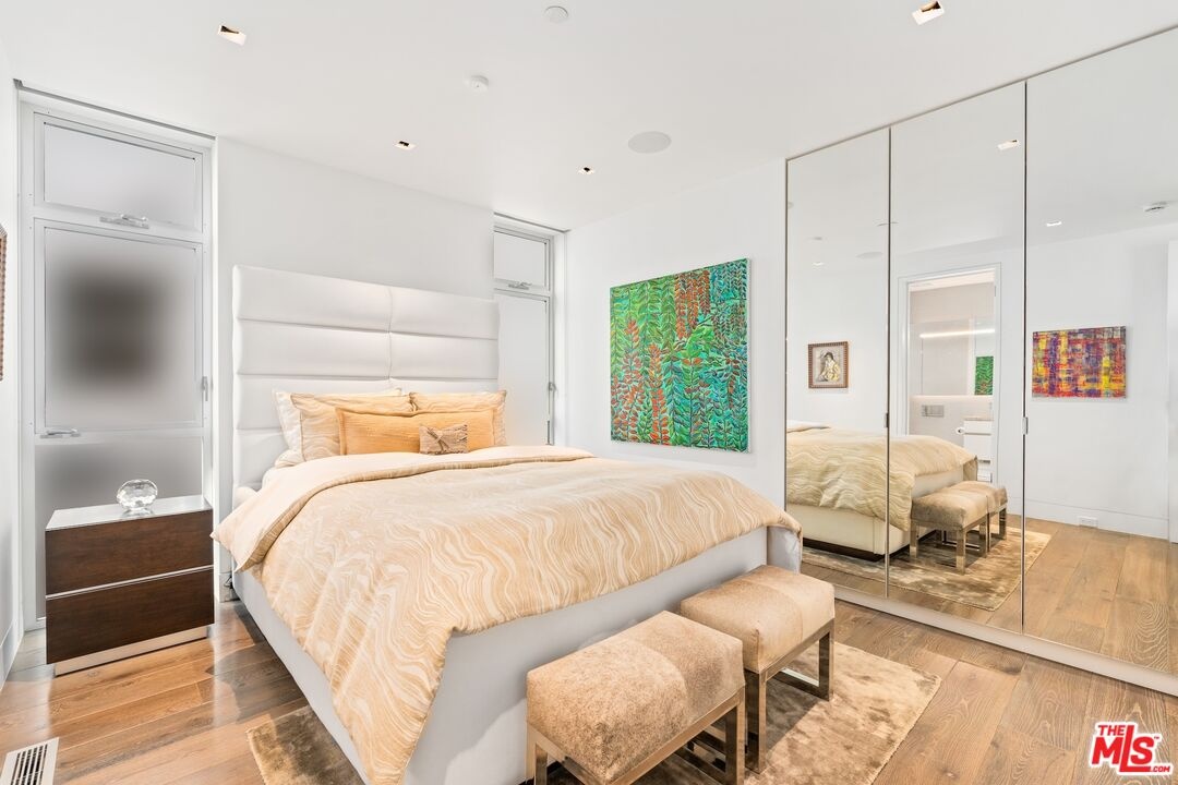 Guest bedroom