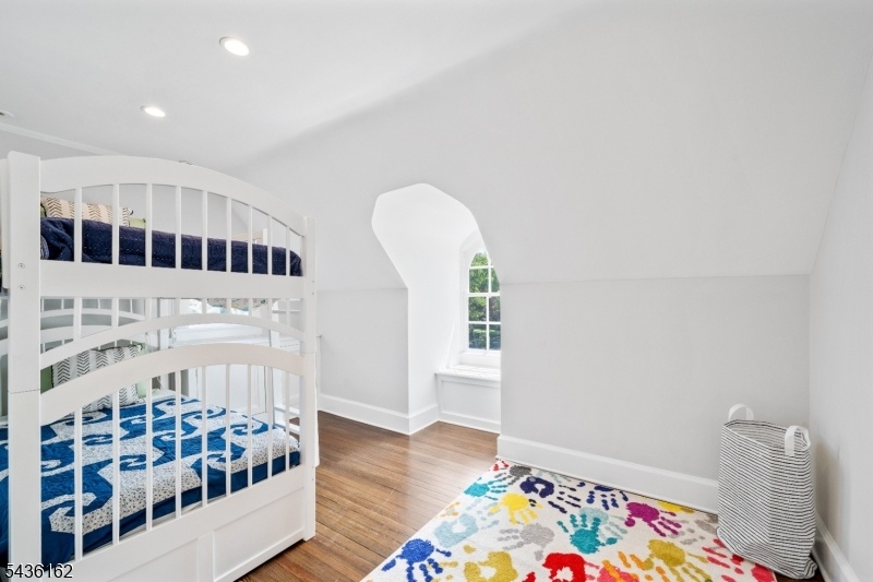 Bedroom 3rd floor