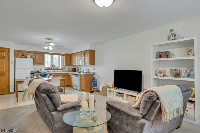 Living Room/Kitchen