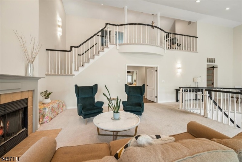 Soaring Ceilings!